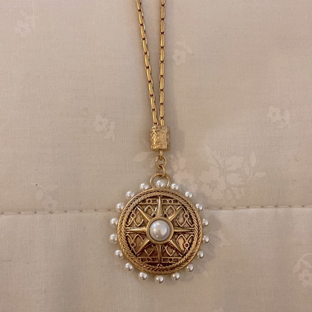 Sole Society Embossed Pearl Pendant Necklace